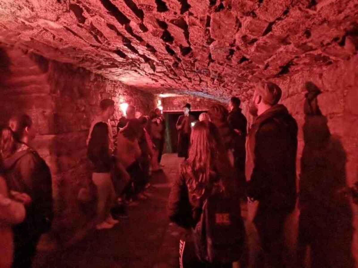 Tour de Fantasmas y las Bovedas Subterraneas en Edimburgo